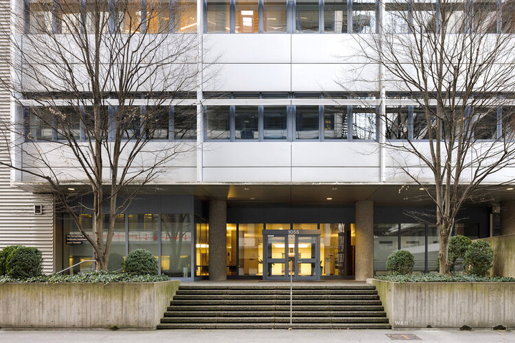 Büro- und Laborgebäude RO-1055